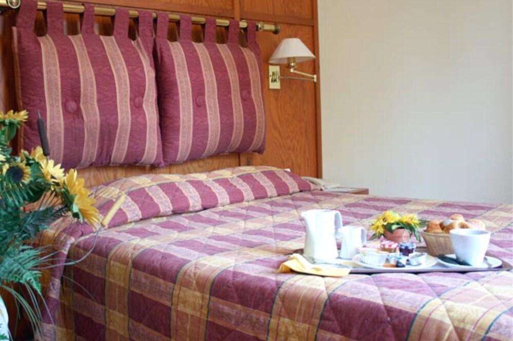 Hotel Les Colonnes Strasbourg Zenith Eckbolsheim Camera foto